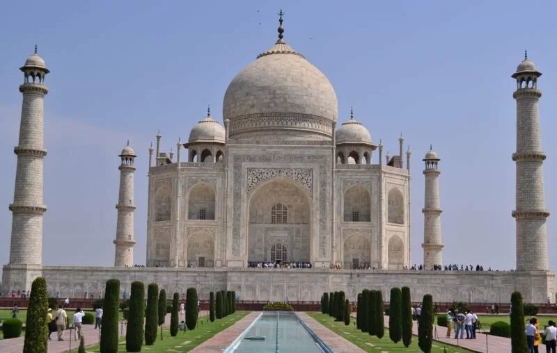 Make your Taj Mahal Day Tour to experience the Golden Era of Mughals